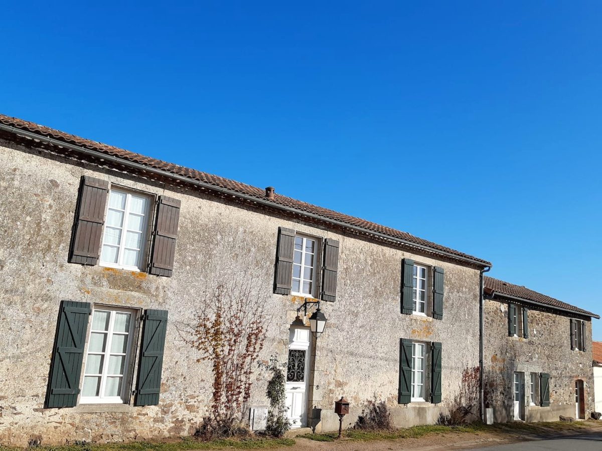 Le gîte côté rue, entrée indépendante