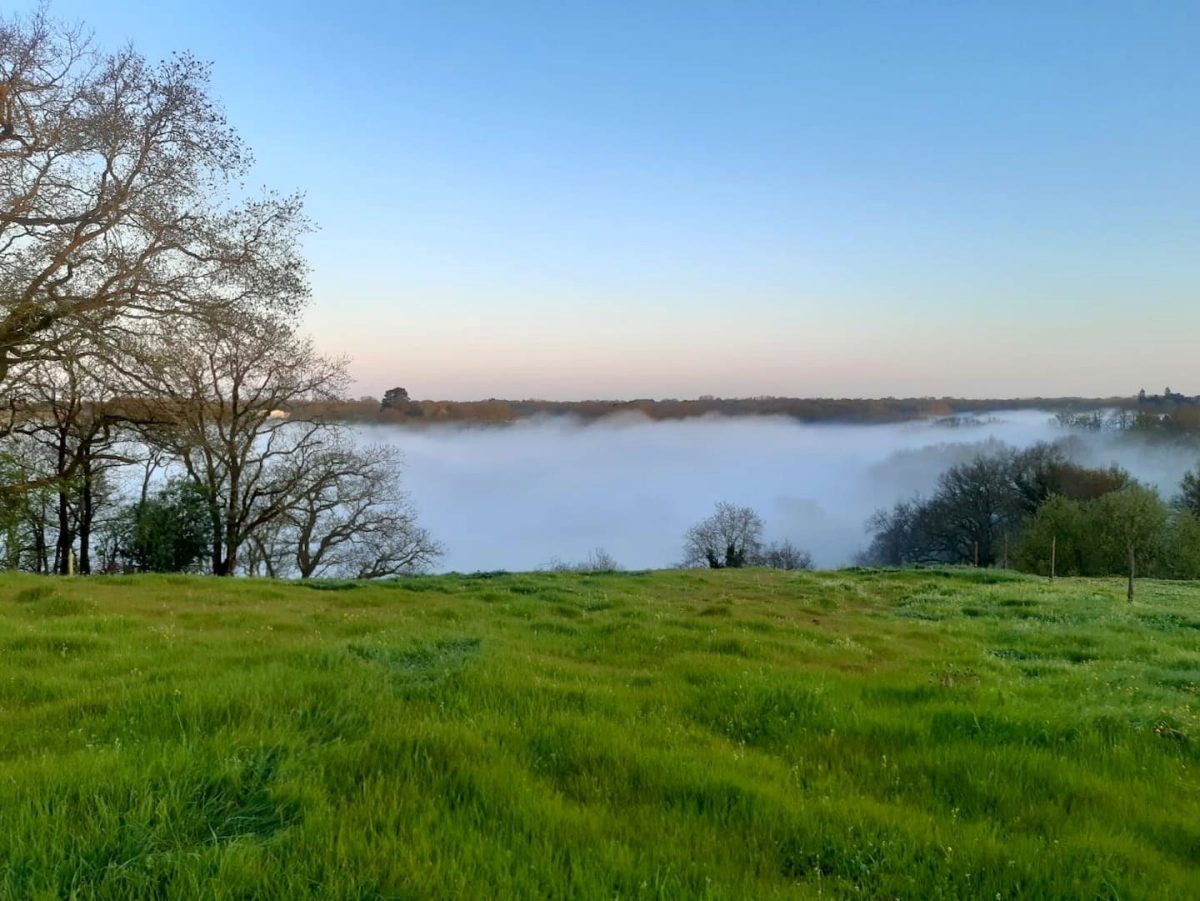 Le lac de Moulin Papon au petit matin